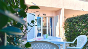 Palme 10 - Marcelli, bilocale con doppio giardino, Residence Le Palme